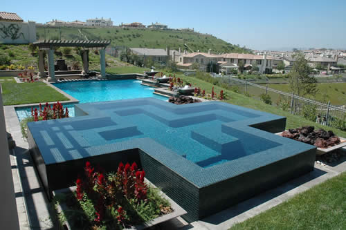 © Scott Cohen - Contemporary clean lines pool design with overflow spa 1